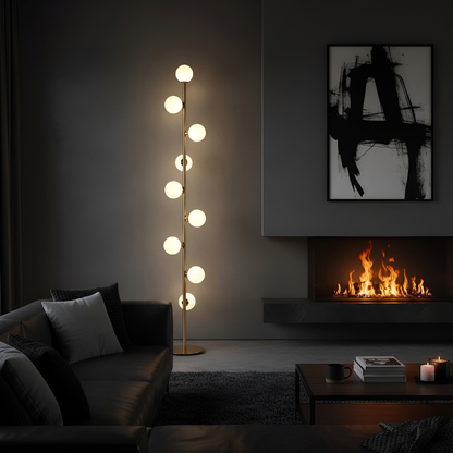 Nordisk Golvlampa med Frostat Glas och Järnstativ för Vardagsrum, Sovrum och Hall